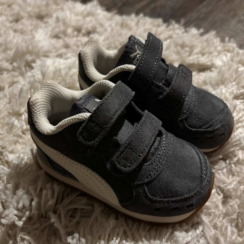 NEW NEVER USED Baby toddler Puma Grey and White Velcro Sneakers